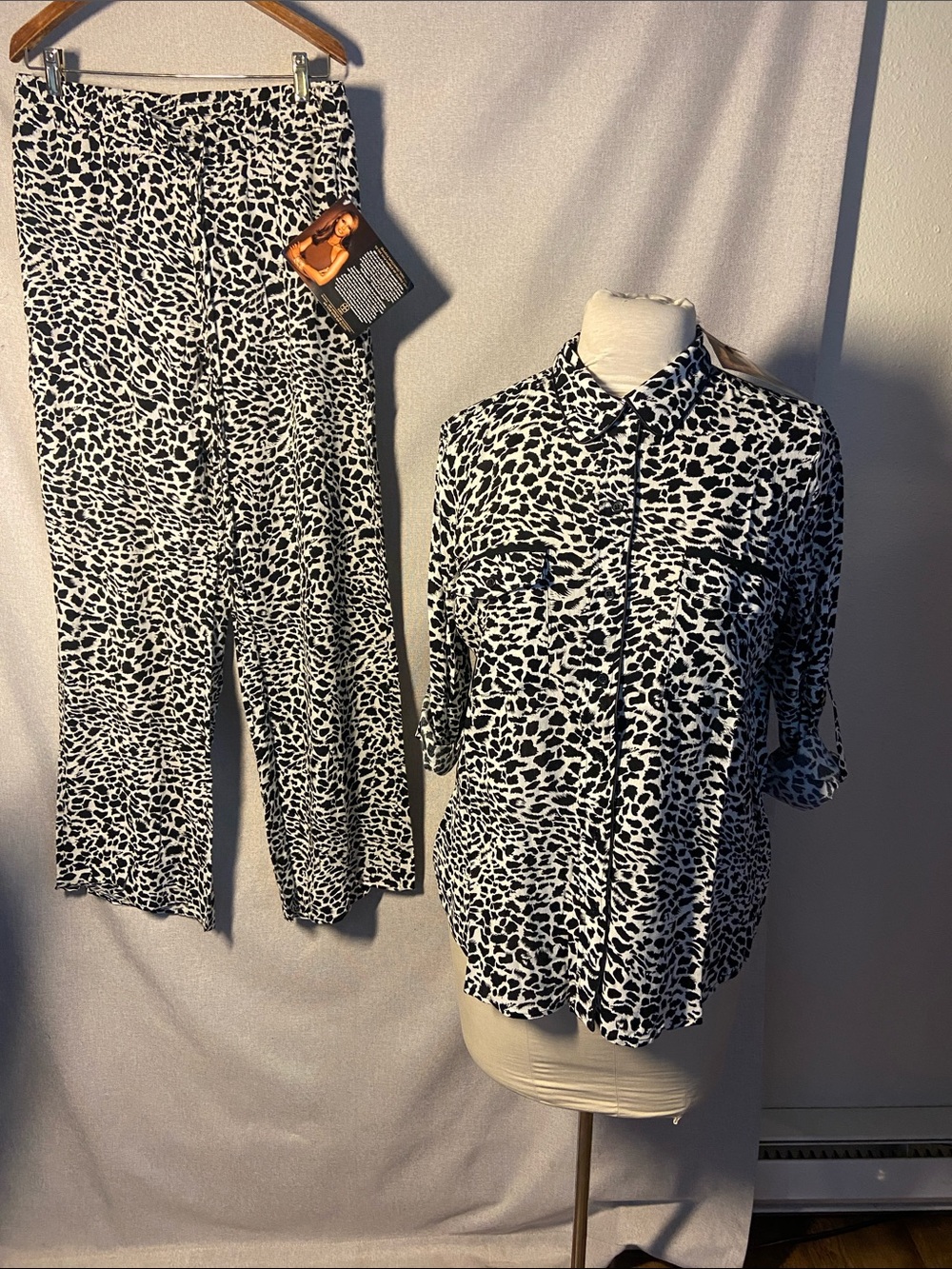 IMAN Black & White Animal Print Wide Leg Pants and Button-Up Top Set. Size L